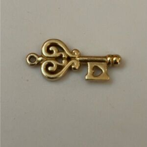 James Avery Gold 14k Key to my heart Pendant Charm